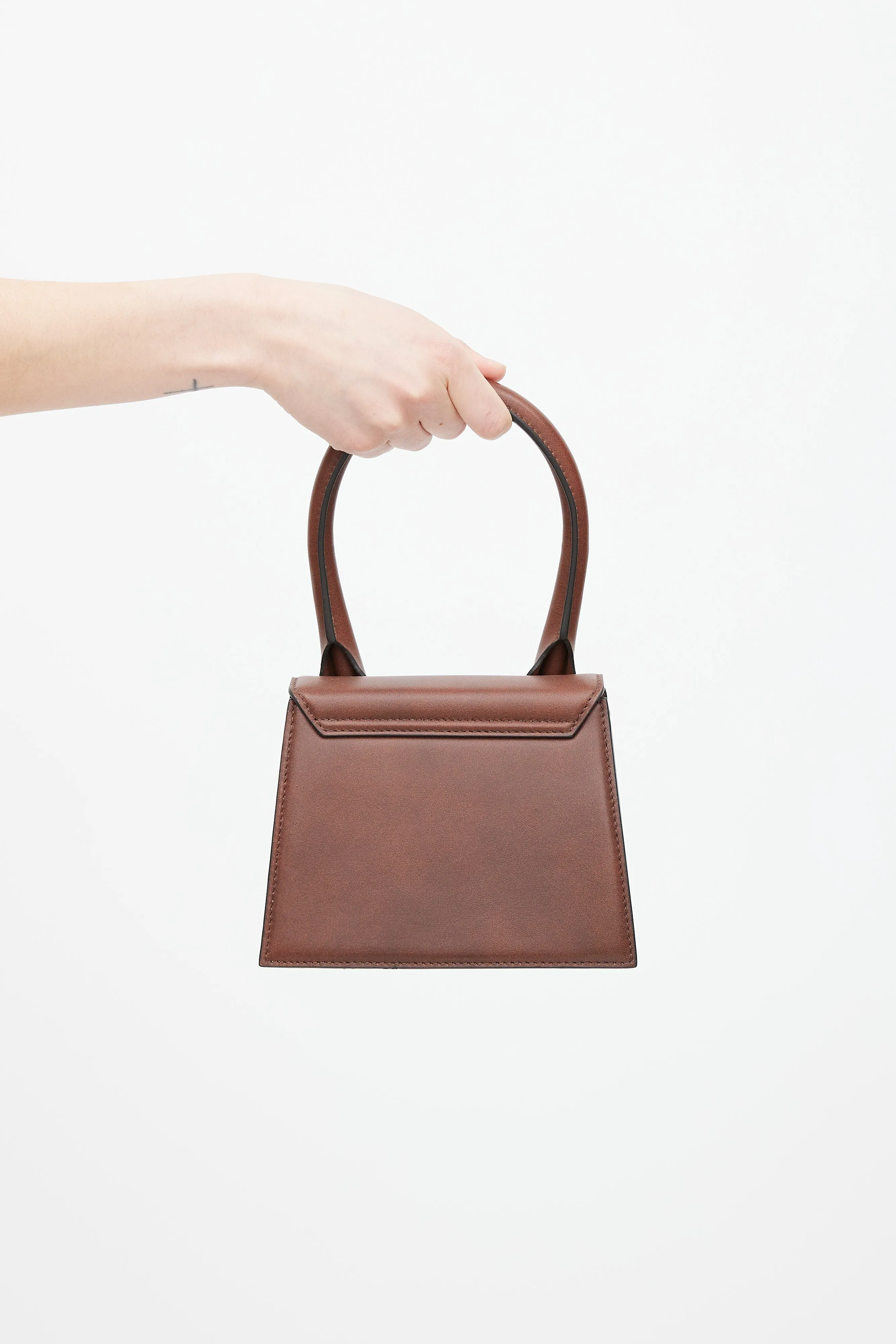 Brown Leather Le Chiquito Moyen Crossbody Bag