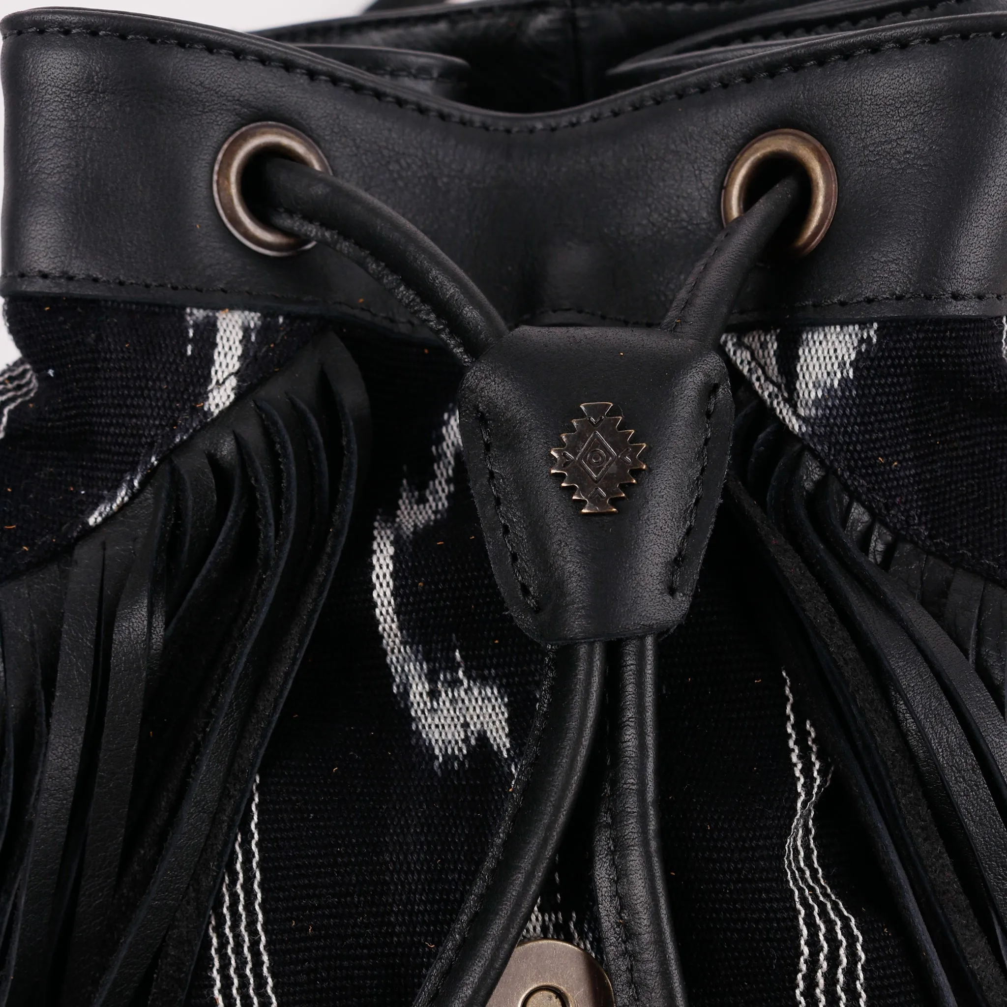 FRINGE BACKPACK - RAVEN - BLACK