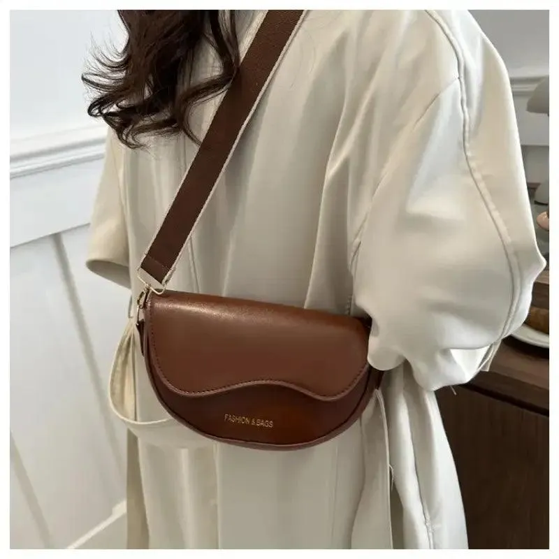 Retro Elegance Saddle Crossbody Bag