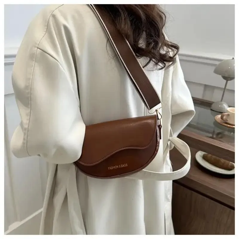 Retro Elegance Saddle Crossbody Bag