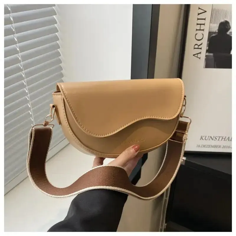 Retro Elegance Saddle Crossbody Bag