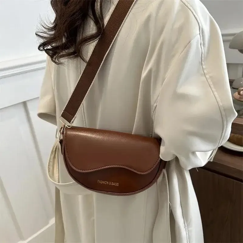 Retro Elegance Saddle Crossbody Bag