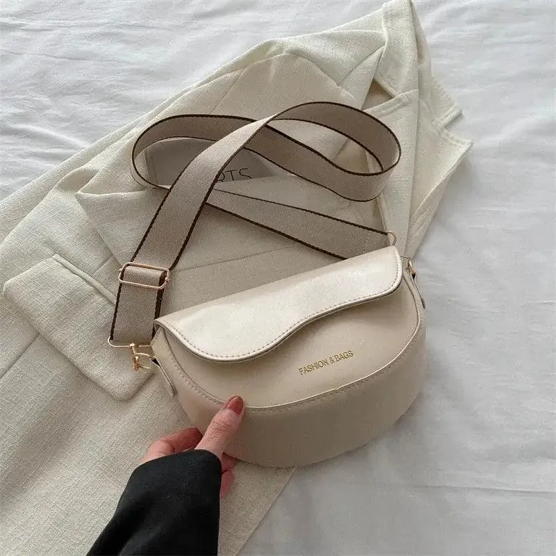 Retro Elegance Saddle Crossbody Bag