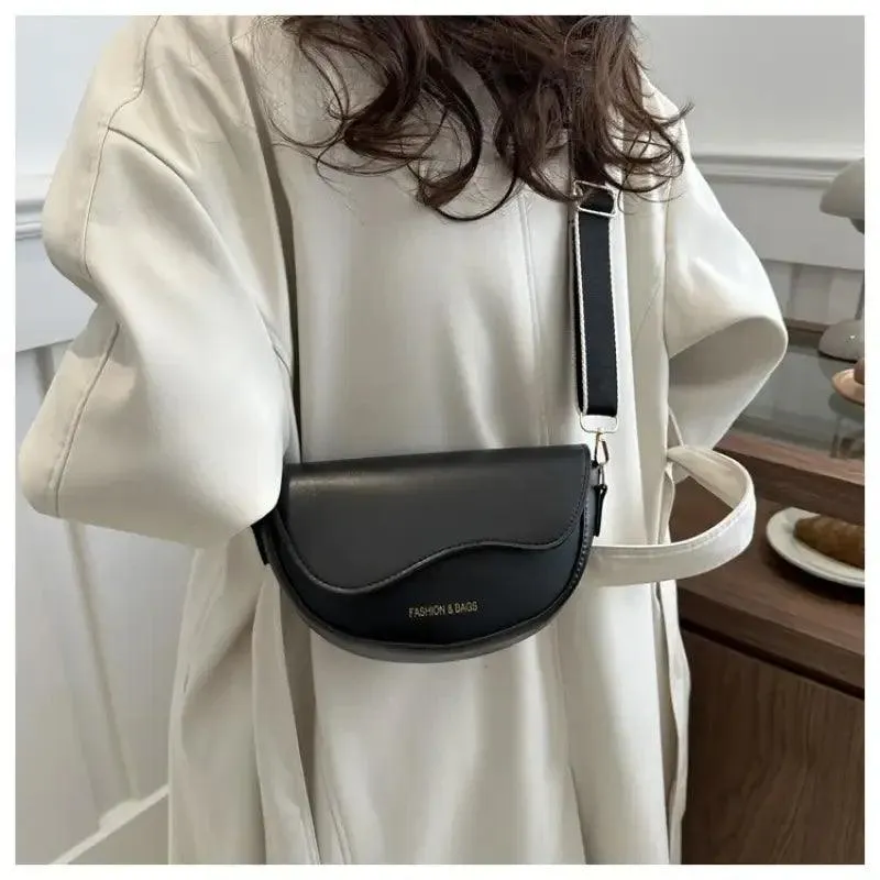 Retro Elegance Saddle Crossbody Bag