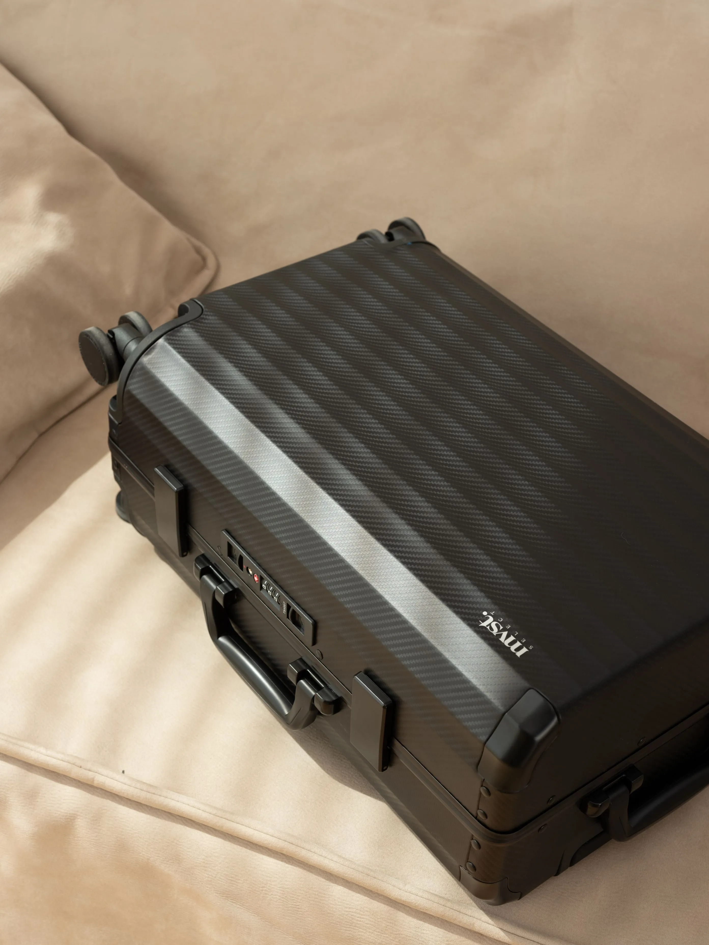 SPACE Aluminum Suitcase Black