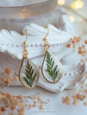 Teardrop shape earrings with Real fern leaves